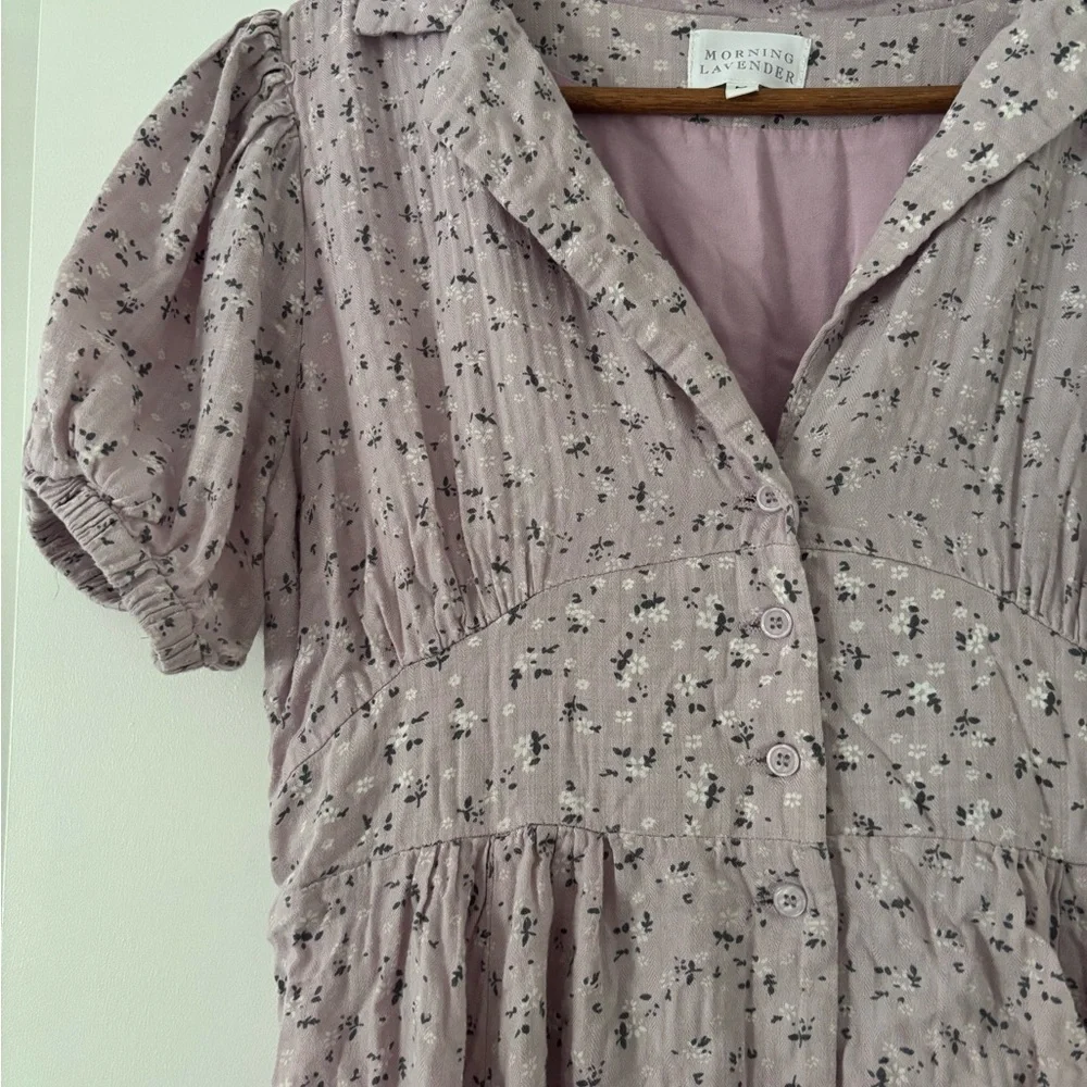 Elegant Lilac Floral Midi Dress - Picture 2 of 5